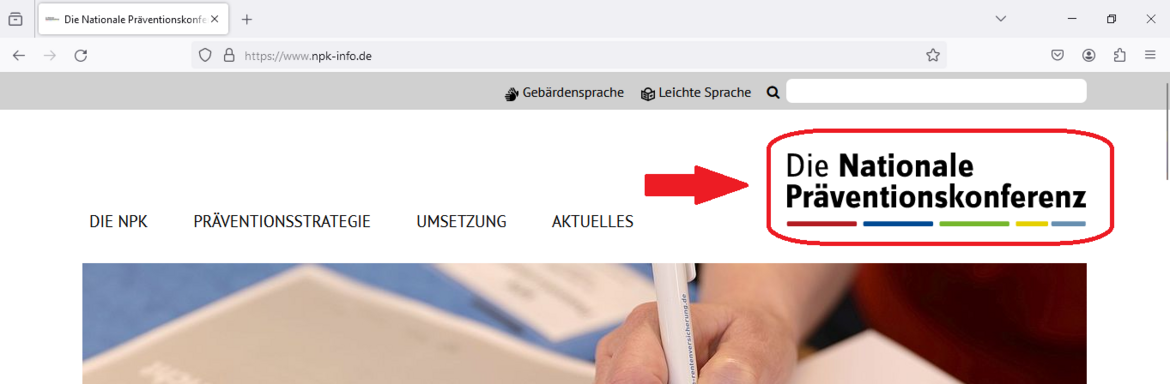 Das Bild zeigt einen Ausschnitt von der NPK-Internet-Seite. Das Logo von der NPK ist mit einem roten Rahmen markiert. Bild Logo markiert